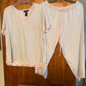 Rene Rofe Women's Pajama Set - White and Pink great condition! Size XL